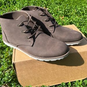 Mens 11 LUCKY 🍀 Brand Chukka Boots